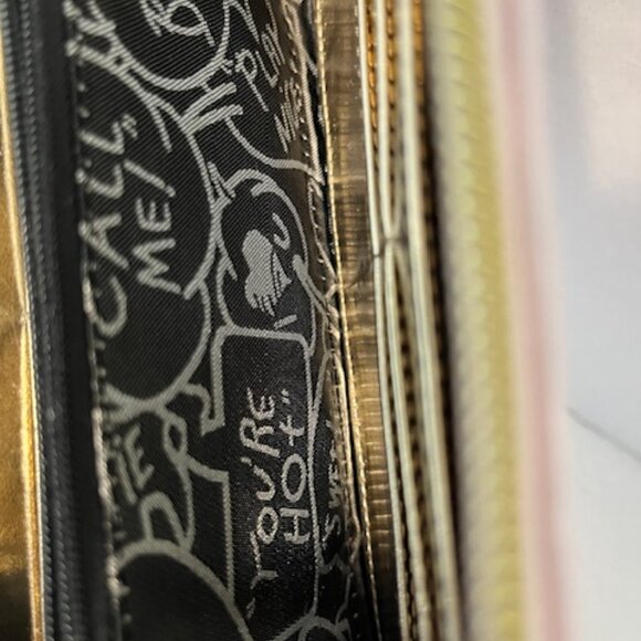 Betsey Johnson fashion wallet. - Picture 4 of 6
